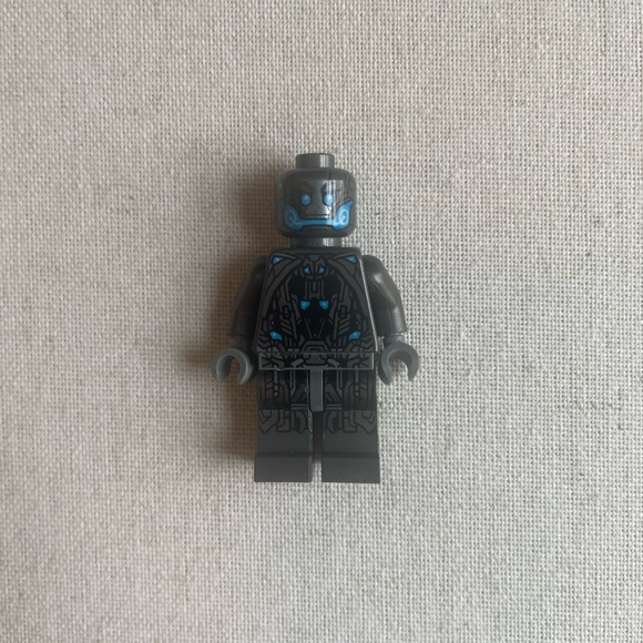 LEGO Ultron Sentry Marvel Super Heroes Minifigure - Picture 1 of 7